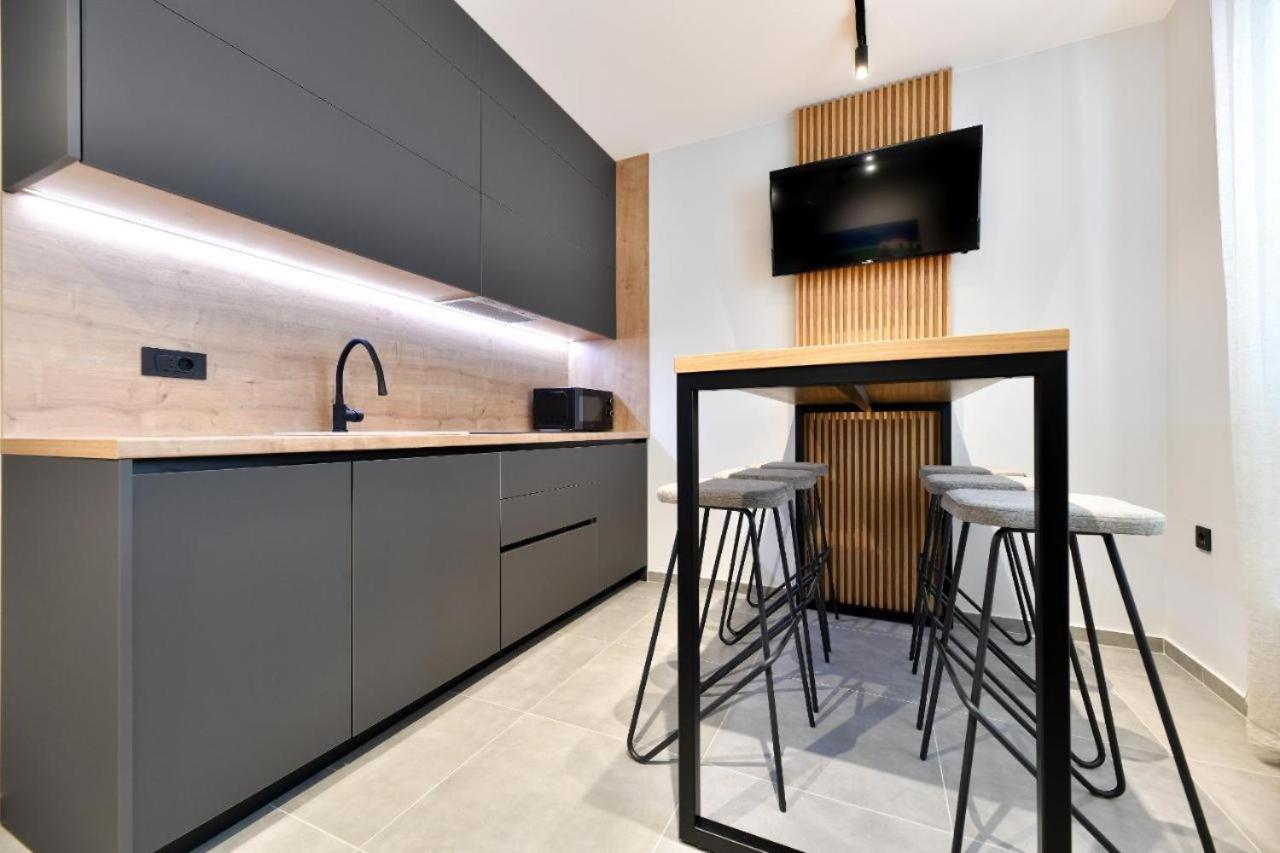 Maris Accommodation By Belmont Realty Zadar Bagian luar foto