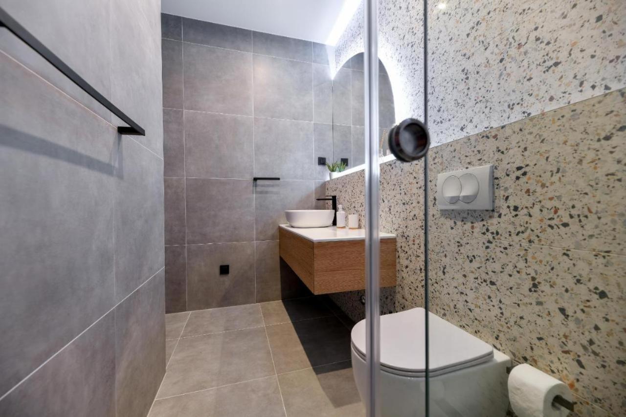 Maris Accommodation By Belmont Realty Zadar Bagian luar foto